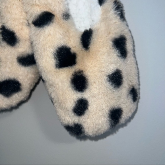 Target Leopard Print Slipper Socks - Picture 3 of 7